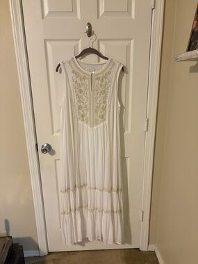 JJill Embroidered Sleeveless White Lined Maxi Dress
